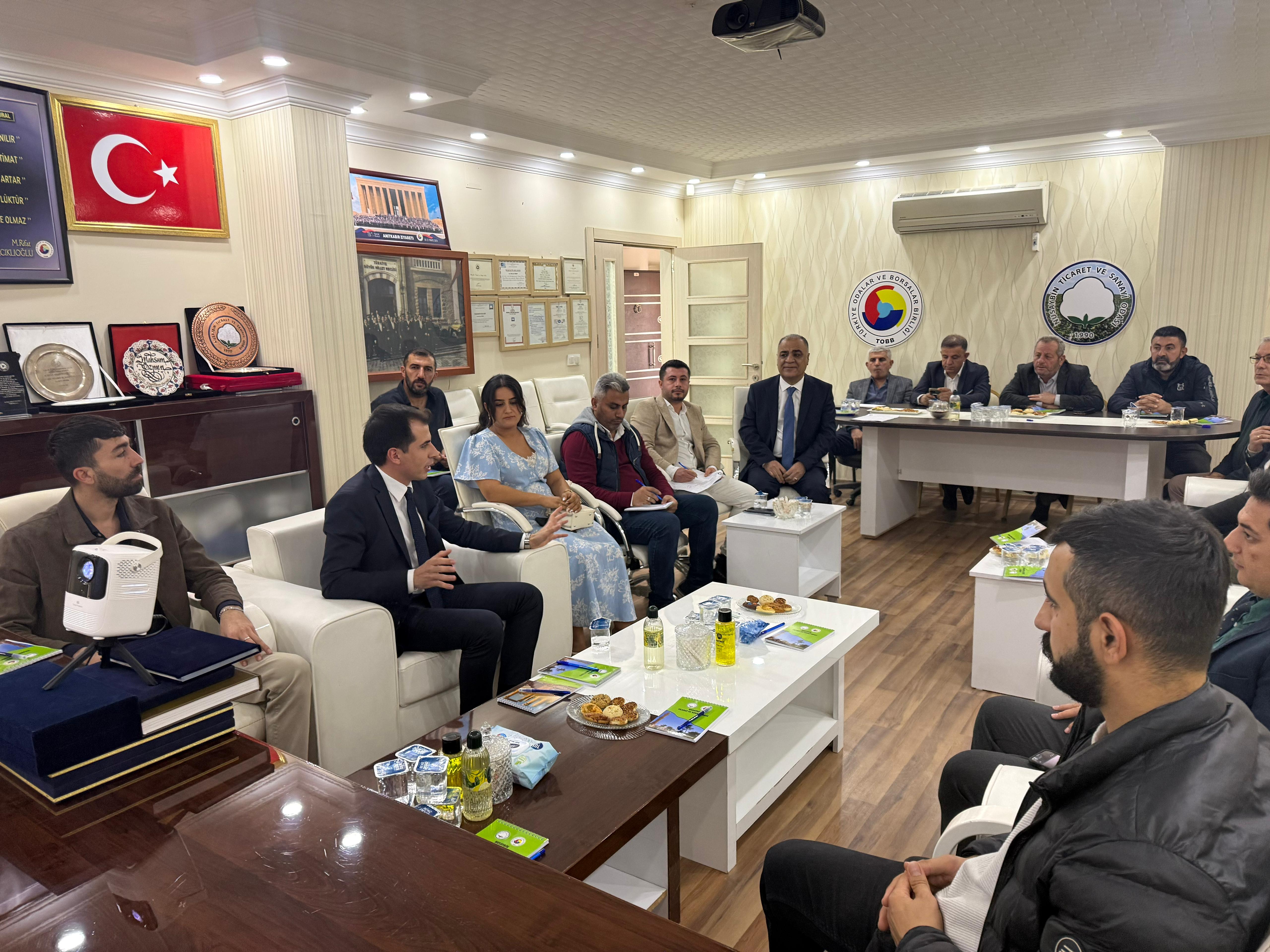 ODAMIZ ÖNCÜLÜĞÜNDE DİCLE KALKINMA AJANSI İŞBİRLİĞİYLE E-İHRACAT EĞİTİMİ DÜZENLENDİ